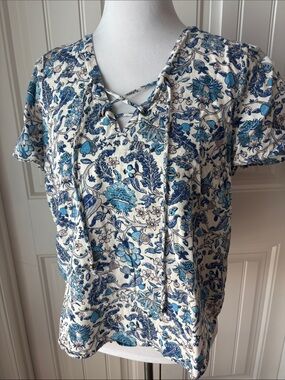 Knox Rose Blue and White Floral Lace-Up Short Sleeve Top